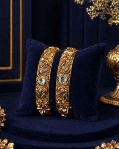 Royal Emerald Antique Gold Bangles